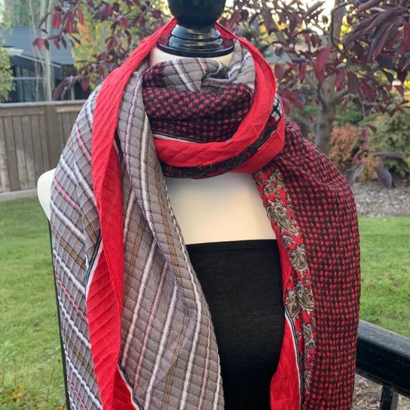 Ladies scarf - stylish and beautiful - Picture 1 of 3